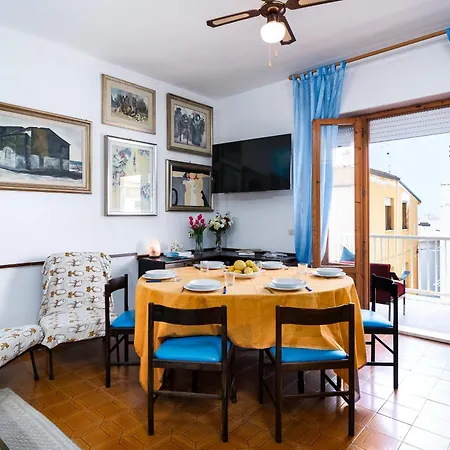 Casa Nella Roccia A 칼라고노네